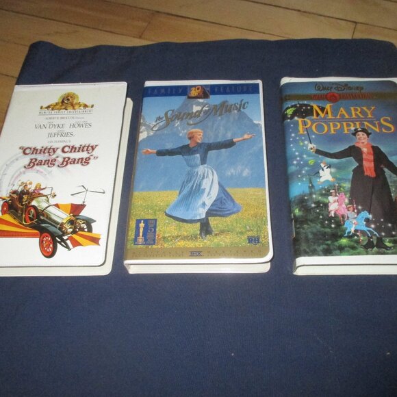 Family Musicals VHS Bundle of 3 tapes with clamcases (from the 1990s) - Picture 1 of 5